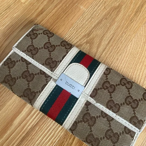 Vintage Gucci Wallet - Picture 2 of 6
